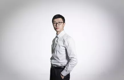 钟显毅
2011年进入知识产权行业，2012年获得专利代理人资格证书，曾先后在成都顶峰专利事务所、成都华典专利事务所任职专利代理人，在案件撰写、审查意见答复、专利复审及无效宣告等方面具有丰富的处理经验。
专业领域：
机械和机电技术、光机电一体化、单片机微电子、信息网络及通讯技术、新能源新材料技术、环境治理和水处理、农业技术等多个技术领域。